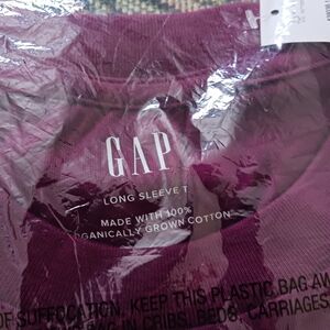 NWT Gap Organic Cotton Long Sleeve T-Shirt